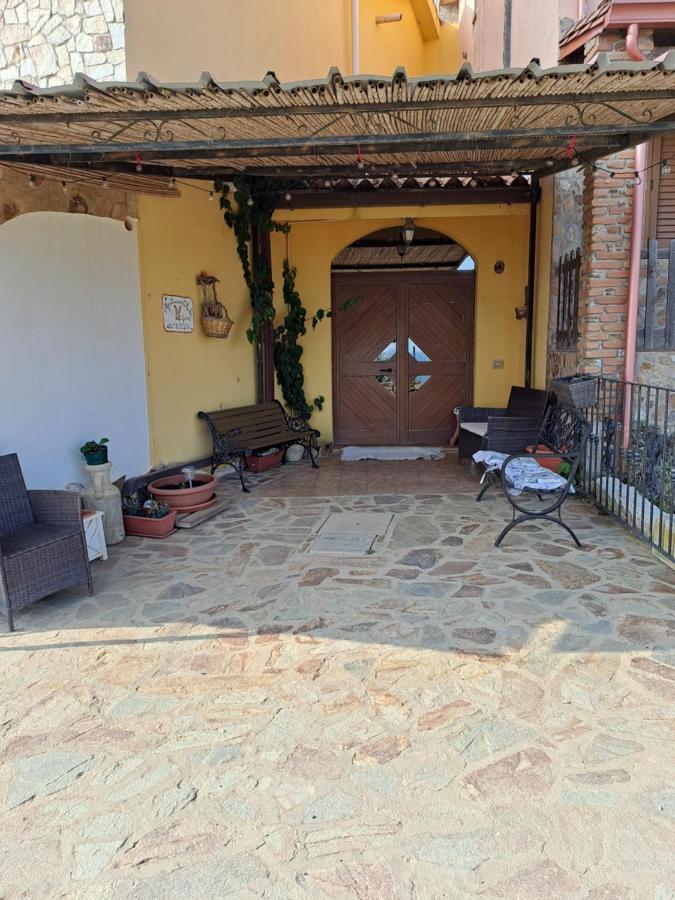 L'Aquila Villa Arbus Buitenkant foto