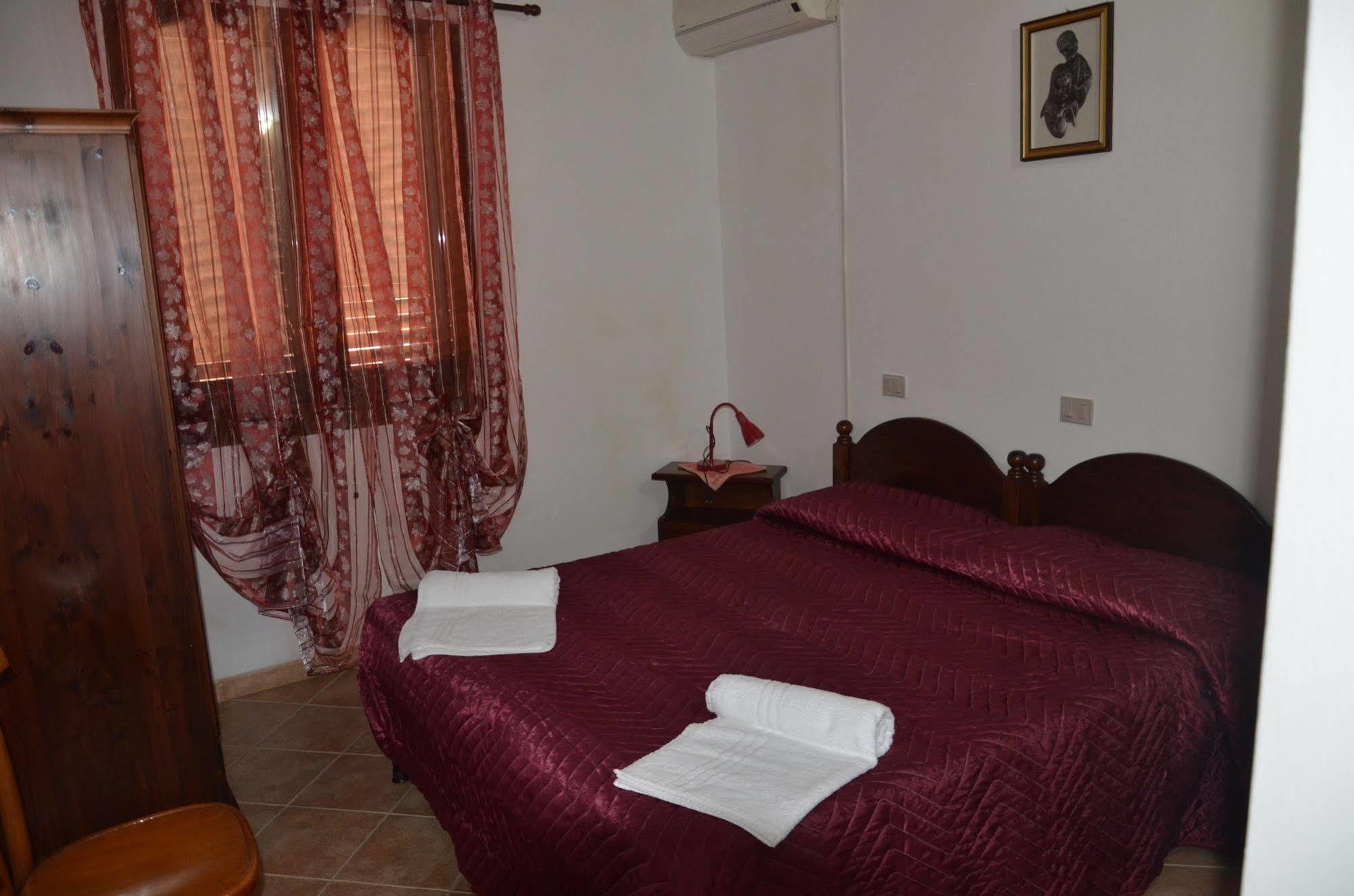 L'Aquila Villa Arbus Buitenkant foto